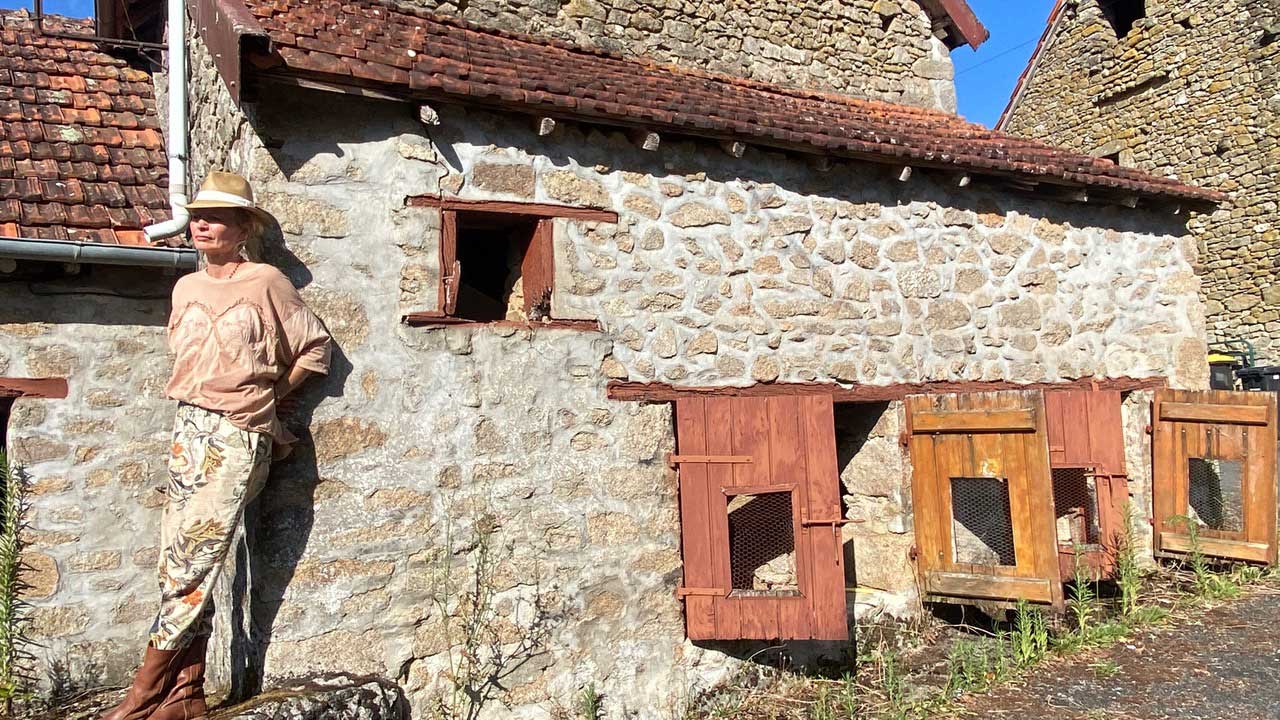 Au centre de la cour, pour avoir l'oeil et répondre présent, les futurs bureaux des gardiens des lieux...